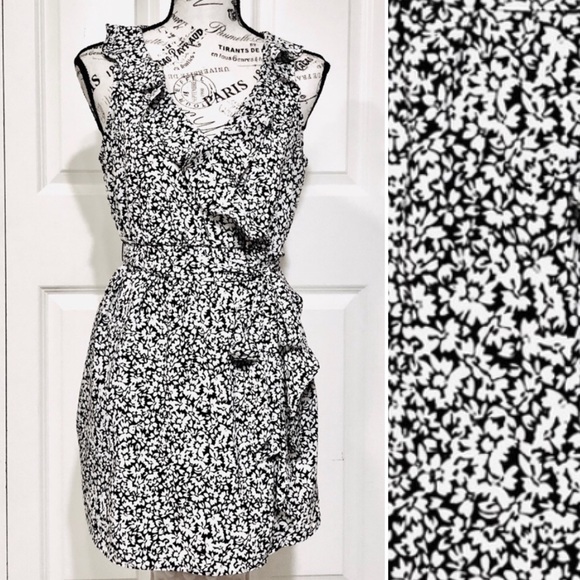 Motherhood Maternity Tops - 🤩2FOR$10🤩🎉HP🎉Floral Ruffled Sleeveless Top